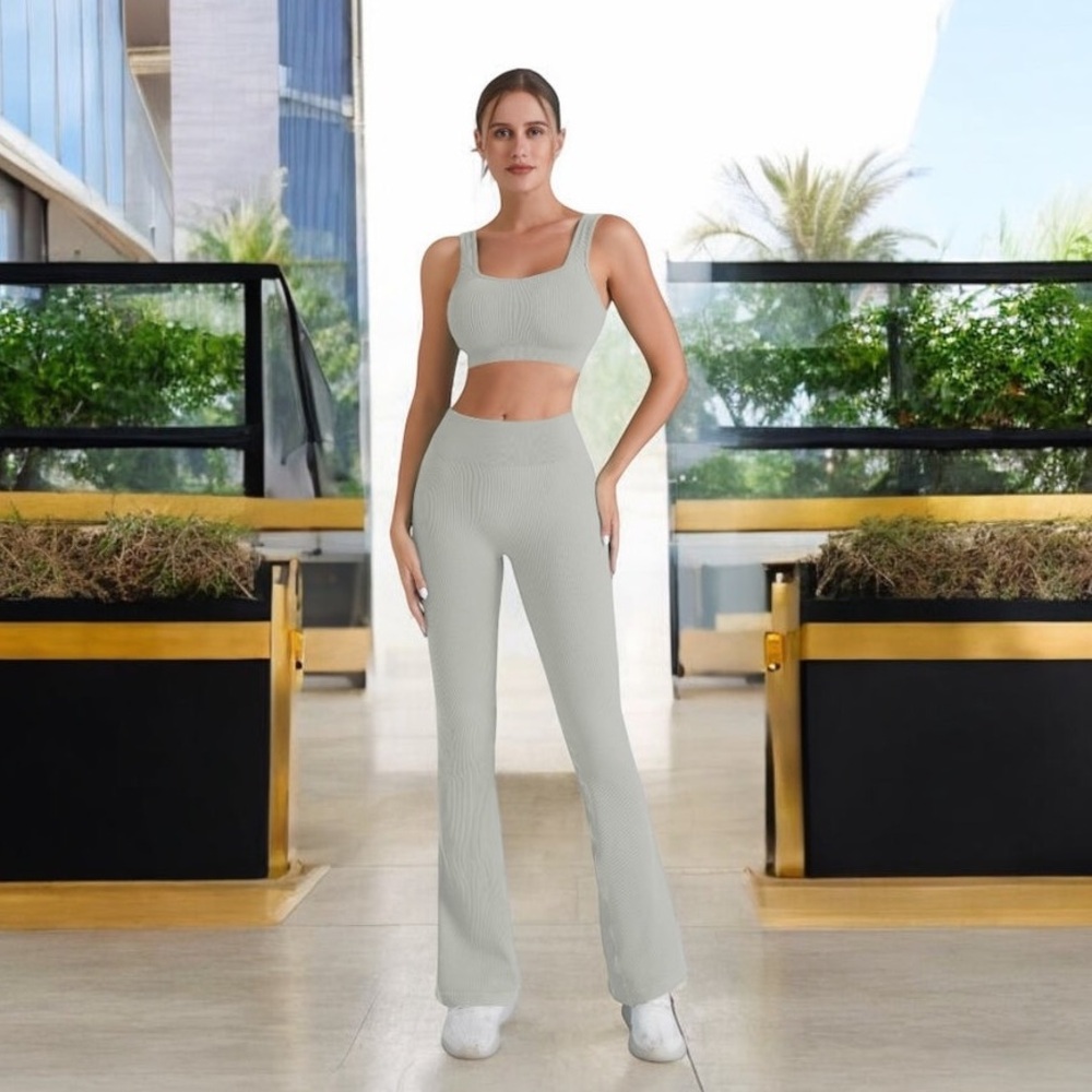 2PC Square Neck Sports Bra and Flare Legging Set